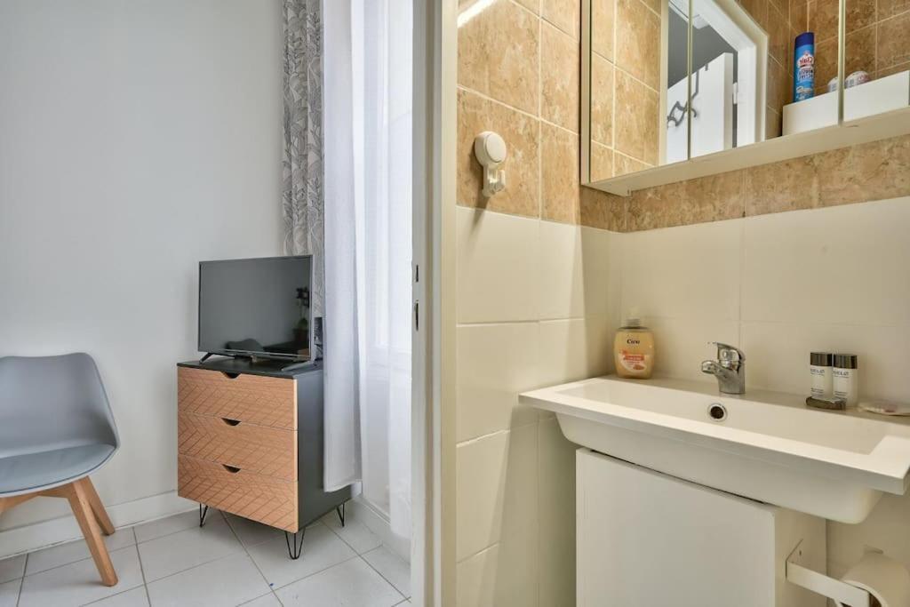 Magnificent Studio Near Paris Clichy Ngoại thất bức ảnh